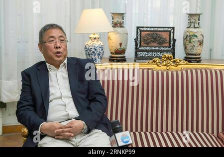 (170415) -- LE CAIRE, le 15 avril 2017 -- Gong Xiaosheng, envoyé spécial de la Chine pour les affaires du Moyen-Orient, reçoit une interview de Xinhua lors de sa visite au Caire, capitale de l'Égypte, le 14 avril 2017. L Initiative de la ceinture et de la route pourrait devenir la contribution la plus importante de la Chine au processus de paix au Moyen-Orient, a déclaré vendredi Gong Xiaosheng. (YY) EGYPTE-CAIRE-ENVOYÉ CHINOIS-INTERVIEW mengxtao PUBLICATIONxNOTxINxCHN le Caire avril 15 2017 Gong Xiao Sheng l'envoyé spécial de la Chine POUR les affaires du Moyen-Orient reçoit une interview avec XINHUA lors de sa visite au Caire capitale de l'Egypte avril 14 2017 la ceinture et R. Banque D'Images