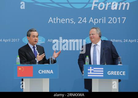(170424) -- ATHÈNES, le 24 avril 2017 -- le ministre chinois des Affaires étrangères Wang Yi (à gauche) et le ministre grec des Affaires étrangères Nikos Kotzias assistent à la première réunion ministérielle du Forum sur la civilisation antique à Athènes, en Grèce, le 24 avril 2017.) GREECE-ATHENS-CHINA-WANG YI-ANCIENT CIVILIZATION FORUM-FIRST MINISTERISXPARTSALIS PUBLICATIONxNOTxINxCHN Athènes avril 24 2017 les ministres chinois des Affaires étrangères Wang Yi l et grec Nikos Kotzias participent à la première réunion ministérielle du Forum des civilisations antiques à Athènes Grèce LE 24 2017 avril Grèce Athènes Chine Wang Yi Ancient Civiliza Banque D'Images