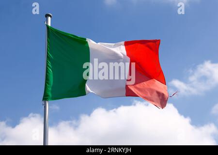 Monza, Italie. 1 septembre 2023. Drapeau italien est en avance sur le Grand Prix F1 d'Italie à Autodromo Nazionale Monza, le 1 septembre 2023 à Monza, Italie. (Image de crédit : © Beata Zawrzel/ZUMA Press Wire) USAGE ÉDITORIAL SEULEMENT! Non destiné à UN USAGE commercial ! Crédit : ZUMA Press, Inc./Alamy Live News Banque D'Images