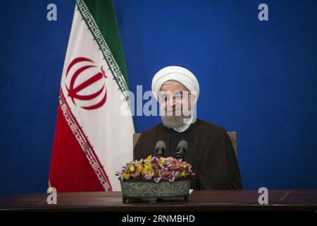 (170520) -- TÉHÉRAN, le 20 mai 2017 -- le président iranien réélu Hassan Rouhani prononce un discours télévisé à Téhéran, capitale de l'Iran, le 20 mai 2017. Le président modéré sortant Hassan Rouhani a remporté l élection présidentielle en recueillant 57 pour cent des voix, a annoncé samedi le ministère de l intérieur. IRAN-TÉHÉRAN-ÉLECTION PRÉSIDENTIELLE-ROUHANI-DISCOURS TÉLÉVISÉ AhmadxHalabisaz PUBLICATIONxNOTxINxCHN TÉHÉRAN 20 2017 mai le président iranien très élu Hassan Rouhani prononce un discours télévisé à TÉHÉRAN capitale de l'Iran LE 20 2017 mai le président modéré sortant Hassan Rouhani Banque D'Images
