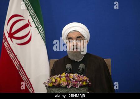 (170520) -- TÉHÉRAN, le 20 mai 2017 -- le président iranien réélu Hassan Rouhani prononce un discours télévisé à Téhéran, capitale de l'Iran, le 20 mai 2017. Le président modéré sortant Hassan Rouhani a remporté l élection présidentielle en recueillant 57 pour cent des voix, a annoncé samedi le ministère de l intérieur. IRAN-TÉHÉRAN-ÉLECTION PRÉSIDENTIELLE-ROUHANI-DISCOURS TÉLÉVISÉ AhmadxHalabisaz PUBLICATIONxNOTxINxCHN TÉHÉRAN 20 2017 mai le président iranien très élu Hassan Rouhani prononce un discours télévisé à TÉHÉRAN capitale de l'Iran LE 20 2017 mai le président modéré sortant Hassan Rouhani Banque D'Images