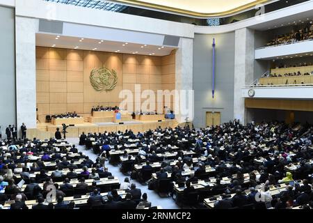 (170522) -- GENÈVE, le 22 mai 2017 -- Margaret Chan, Directrice générale de l'Organisation mondiale de la Santé, prend la parole lors de la 70e Assemblée mondiale de la Santé (AMS), à Genève, Suisse, le 22 mai 2017.) (hy) SUISSE-GENÈVE-WHA AlainxGrosclaude PUBLICATIONxNOTxINxCHN Genève Mai 22 2017 la Directrice générale de l'Organisation mondiale de la Santé Margaret Chan prend la parole lors de la 70e Assemblée mondiale de la Santé Wha à Genève Suisse Mai 22 2017 Hy Suisse Genève Wha PUBLICATIONxNOTxINxCHN Banque D'Images