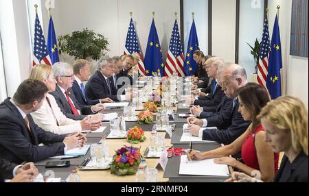 (170525) -- BRUXELLES, le 25 mai 2017 -- le président américain Donald Trump (5e R) assiste à une réunion avec les dirigeants de l'UE au siège du Conseil européen, à Bruxelles, Belgique, le 25 mai 2017. )(yk) BELGIUM-BRUSSELS-eu-USA-TRUMP-MEETING ThierryxMonasse PUBLICATIONxNOTxINxCHN Bruxelles Mai 25 2017 le président de l'U Donald Trump 5e r participe à une réunion avec les dirigeants de l'UE AU siège du Conseil européen à Bruxelles Belgique Mai 25 2017 YK Belgique Bruxelles UE USA Trump Meeting ThierryxMonasse PUBLICATIONxNOTxINxCHN Banque D'Images