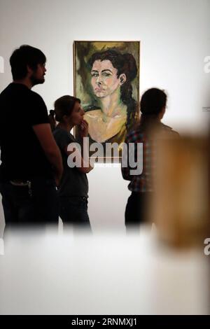 (170615) -- FRANCFORT, le 15 juin 2017 -- visite de l'exposition Carolee Schneemann. Peinture cinétique au Musée d'Art moderne de Francfort, Allemagne, le 14 juin 2017. L'exposition a été inaugurée le 31 mai et durera jusqu'au 24 septembre. ) (Jmmn) ALLEMAGNE-FRANCFORT-EXPOSITION LuoxHuanhuan PUBLICATIONxNOTxINxCHN 170615 Francfort juin 15 2017 célébrités visitent l'exposition Carolee Snowman Kinetic Painting AU Musée d'Art moderne de Francfort Allemagne LE 14 2017 juin l'exposition ce qui a ouvert LE 31 mai et se chargera jusqu'au 24 septembre Allemagne jmmn Francfort exposition LuoxHuanhuan PUBL Banque D'Images