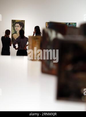 (170615) -- FRANCFORT, le 15 juin 2017 -- visite de l'exposition Carolee Schneemann. Peinture cinétique au Musée d'Art moderne de Francfort, Allemagne, le 14 juin 2017. L'exposition a été inaugurée le 31 mai et durera jusqu'au 24 septembre. ) (Jmmn) ALLEMAGNE-FRANCFORT-EXPOSITION LuoxHuanhuan PUBLICATIONxNOTxINxCHN 170615 Francfort juin 15 2017 célébrités visitent l'exposition Carolee Snowman Kinetic Painting AU Musée d'Art moderne de Francfort Allemagne LE 14 2017 juin l'exposition ce qui a ouvert LE 31 mai et se chargera jusqu'au 24 septembre Allemagne jmmn Francfort exposition LuoxHuanhuan PUBL Banque D'Images