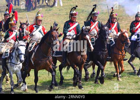 (170619) -- WATERLOO, le 19 juin 2017 -- les amoureux de l'histoire participent à une reconstitution de la bataille de Waterloo à Waterloo, Belgique, le 18 juin 2017. )(gj) BELGIUM-WATERLOO-RECONSTITUTION GongxBing PUBLICATIONxNOTxINxCHN Waterloo juin 19 2017 les amoureux d'histoire prennent part à la bonne réalisation de la bataille de Waterloo à Waterloo Belgique juin 18 2017 GJ Belgique Waterloo bonne réalisation GongxBing PUBLICATIONxNOTxINxCHN Banque D'Images