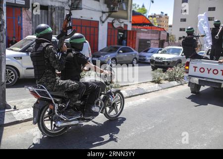 (170623) -- GAZA, 23 juin 2017 -- des membres des Brigades Ezzedine al-Qassam, la branche militaire du mouvement islamiste palestinien Hamas participent au rassemblement marquant la Journée Al-Qods ou la Journée de Jérusalem, dans la ville de Gaza, le 23 juin 201 Wissam Nassar) (dtf) RASSEMBLEMENT DE JOUR MIDEAST-GAZA-RAMDAN-Al-QUDS zhaoyue PUBLICATIONxNOTxINxCHN Gaza 23 2017 juin des membres des Brigades Ezzedine Al Qassam l'aile militaire du mouvement islamiste PALESTINIEN Hamas participent au rassemblement marquant le jour d'Al Quds ou le jour de Jérusalem dans la ville de Gaza LE 23 201 juin Wissam Nassar dtf Mideast ramdan al Quds Day Rally PUBLICATIO Banque D'Images