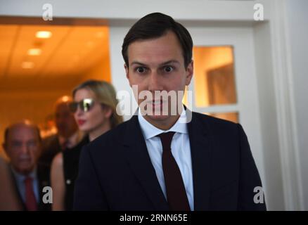 (170627) -- WASHINGTON, 27 juin 2017 -- le conseiller principal du président Jared Kushner arrive pour les déclarations conjointes du premier ministre indien Narendra Modi et du président américain Donald Trump (tous deux absents de la photo) à la Maison Blanche à Washington D.C., aux États-Unis, le 26 juin 2017. Le président américain Donald Trump a eu des entretiens lundi avec le Premier ministre indien Narendra Modi en visite, saluant les liens bilatéraux solides et promettant de renforcer la coopération dans des domaines tels que le commerce et la lutte contre le terrorisme. (zw) U.S.-WASHINGTON D.C.-INDIA-MODI-VISIT-TRUMP YinxBogu PUBLICATIONxNOTxINxCHN Washington juin Banque D'Images