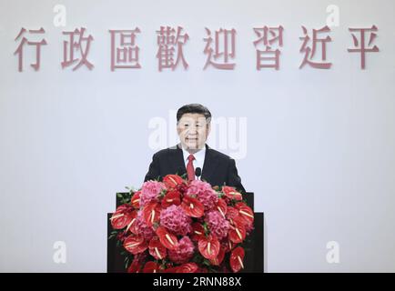 (170630) -- HONG KONG, le 30 juin 2017 -- le président chinois Xi Jinping prend la parole lors d'un dîner de bienvenue organisé par le gouvernement de la région administrative spéciale de Hong Kong, à Hong Kong, dans le sud de la Chine, le 30 juin 2017.) (ly) CHINA-HONG KONG-XI JINPING-WELCOME DINNER (CN) LanxHongguang PUBLICATIONxNOTxINxCHN Hong Kong juin 30 2017 le président chinois Xi Jinping prend la parole LORS D'un dîner de bienvenue offert par le gouvernement de la région administrative spéciale de Hong Kong à Hong Kong Chine méridionale juin 30 2017 Ly China Hong Kong Xi Jinping dîner de bienvenue CN LanxHongguang PUBLICATIONxNOTxINxCHN Banque D'Images