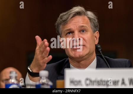 (170712) -- WASHINGTON, le 12 juillet 2017 -- Christopher A. Wray témoigne lors de l'audience du Comité judiciaire du Sénat sur sa nomination au poste de directeur du Federal Bureau of Investigation (FBI) à Washington D.C., aux États-Unis, le 12 juillet 2017.) U.S.-WASHINGTON D.C.-FBI-DIRECTOR-NOMINATE-HEARING TingxShen PUBLICATIONxNOTxINxCHN Washington juillet 12 2017 Christopher a Wray témoigne lors de l'audience du Comité judiciaire du Sénat SUR sa nomination pour être le nouveau directeur du Federal Bureau of Investigation FBI à Washington D C les États-Unis LE 12 2017 juillet U S Washington D C Banque D'Images