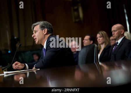 (170712) -- WASHINGTON, le 12 juillet 2017 -- Christopher A. Wray témoigne lors de l'audience du Comité judiciaire du Sénat sur sa nomination au poste de directeur du Federal Bureau of Investigation (FBI) à Washington D.C., aux États-Unis, le 12 juillet 2017.) U.S.-WASHINGTON D.C.-FBI-DIRECTOR-NOMINATE-HEARING TingxShen PUBLICATIONxNOTxINxCHN Washington juillet 12 2017 Christopher a Wray témoigne lors de l'audience du Comité judiciaire du Sénat SUR sa nomination pour être le nouveau directeur du Federal Bureau of Investigation FBI à Washington D C les États-Unis LE 12 2017 juillet U S Washington D C Banque D'Images