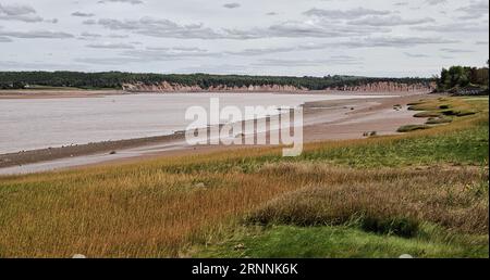 La rivière Shubenacadie s'étend sur 72 kilomètres du lac Grand à Maitland, où elle pénètre dans le bassin Minas de la baie de Fundy, en Nouvelle-Écosse, au Canada Banque D'Images