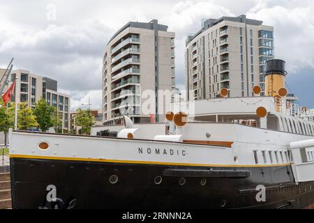 Vue extérieure du SS Nomadic restauré, dernier navire de la White Star Line situé dans les docklands de Belfast, en Irlande du Nord. Banque D'Images