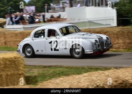 Grant Williams, Jaguar Mk1, 30 ans du Festival de la vitesse, une sélection de certaines des meilleures voitures et motos de toutes les catégories automobiles qui ont Banque D'Images