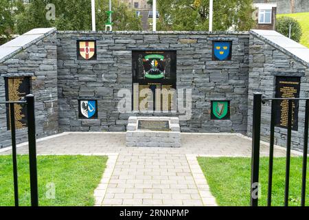 Le Monument du peuple, un site républicain irlandais du souvenir, près de Free Derry Corner dans le quartier Bogside de Derry - Londonderry, en Irlande du Nord Banque D'Images