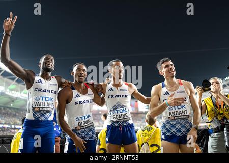 David SOMBE,Gilles BIRON, Ludvy VAILLANT, Téo et participant aux Championnats du monde d'athlétisme 2023 de Budapest. Banque D'Images