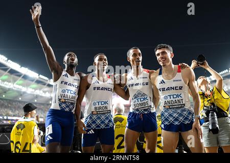 David SOMBE,Gilles BIRON, Ludvy VAILLANT, Téo et participant aux Championnats du monde d'athlétisme 2023 de Budapest. Banque D'Images