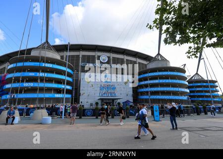 Manchester, Royaume-Uni. 02 septembre 2023. Ooutside The Etihad Stadium avant le match de Premier League Manchester City vs Fulham à Etihad Stadium, Manchester, Royaume-Uni, le 2 septembre 2023 (photo de Conor Molloy/News Images) à Manchester, Royaume-Uni le 9/2/2023. (Photo de Conor Molloy/News Images/Sipa USA) crédit : SIPA USA/Alamy Live News Banque D'Images