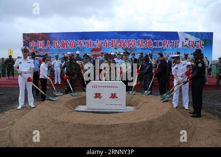 (170801) -- PÉKIN, 1 août 2017 () -- la photo de dossier non datée montre la cérémonie de pose de la première pierre de la base de soutien de l'Armée populaire de libération (APL) de Chine à Djibouti. Une cérémonie marquant l entrée des troupes dans la base de soutien de l APL à Djibouti a eu lieu le 1 août 2017 dans la caserne de la base. La cérémonie a marqué la première fois que la Chine a ouvert une base de soutien militaire à l'étranger. Il remplira les obligations internationales de la Chine en ce qui concerne l aide humanitaire et les missions d escorte dans le golfe d Aden et les eaux au large de la Somalie. () (RH) DJIBOUTI-PLA-ARMÉE D'OUVERTURE DE LA BASE DE SOUTIEN XINH Banque D'Images