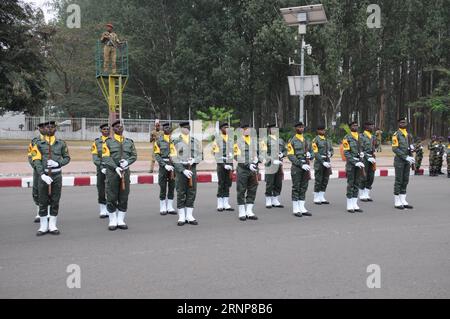 (170816) -- BRAZZAVILLE, 16 août 2017 () -- photo prise le 15 août 2017 montrant des soldats lors de la cérémonie de célébration du 57e anniversaire de l'indépendance à Brazzaville, capitale de la République du Congo. ()(zhf) RÉPUBLIQUE DU CONGO-BRAZZAVILLE-INDÉPENDANCE-57E ANNIVERSAIRE XINHUA PUBLICATIONxNOTxINxCHN 170816 Brazzaville août 16 2017 photo prise LE 15 2017 août montre des soldats lors de la cérémonie de célébration du 57e anniversaire de l'indépendance à Brazzaville capitale de la République du Congo zhf République du Congo Brazzaville indépendance 57e anniversaire XINHUA PUBLICATIONxNOTxINxCHN Banque D'Images