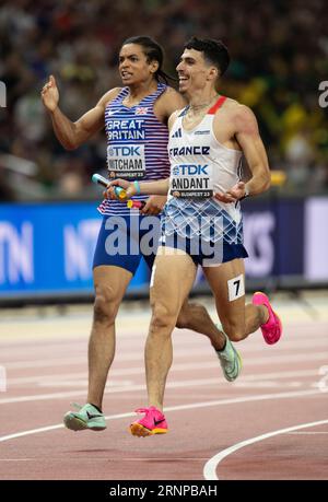 Téo Andant, de France, en compétition dans la finale du relais 4x400m masculin le jour 9 des Championnats du monde d’athlétisme Budapest, le 27 août 2023. Photo b. Banque D'Images