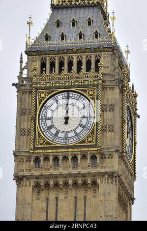 (170821) -- LONDRES, 21 août 2017 -- le Big Ben sonne pour la dernière fois en quatre ans dans le centre de Londres, Grande-Bretagne, le 21 août 2017. Le célèbre Big Ben de Londres a sonné pour la dernière fois lundi lorsque la célèbre Grande cloche est tombée silencieuse jusqu'en 2021. )(whw) BRITAIN-LONDON-BIG BEN-FALL SILENT StephenxChung PUBLICATIONxNOTxINxCHN Londres août 21 2017 le Big Ben sonne pour le temps de chargement en quatre ans dans le centre de Londres Grande-Bretagne LE 21 2017 août Londres S célèbre Big Ben a sonné pour le temps de chargement LE lundi quand le célèbre Great Bell fur Silent jusqu'en 2021 Whw Grande-Bretagne Londres Big Ben case Silent PUBLICATIONxNOTxI Banque D'Images