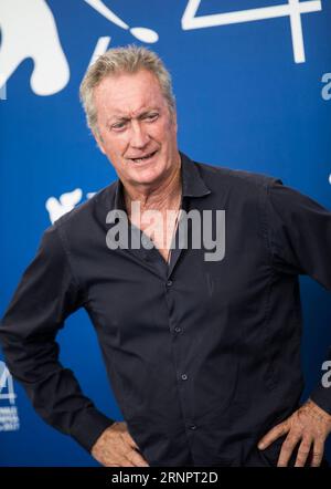 (170907) -- VENISE, 7 septembre 2017 -- l'acteur Bryan Brown pose lors d'un photocall pour le film Sweet Country au 74e Festival du film de Venise à Venise, Italie, le 6 septembre 2017. )(zcc) ITALY-VENICE-FILM FESTIVAL- SWEET COUNTRY -PHOTOCALL JinxYu PUBLICATIONxNOTxINxCHN Venise sept 7 2017 l'acteur Bryan Brown pose lors d'un appel photo pour le film Sweet Country AU 74e Festival de Venise Italie sept 6 2017 ZCC Italie Festival de Venise Sweet Country photo Call JinxYu PUBLICATIONxNOTxINxCHN Banque D'Images