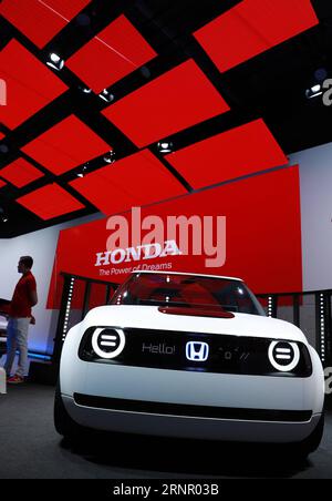 (170912) -- FRANCFORT, 12 septembre 2017 -- une photo prise le 12 septembre 2017 montre un prototype Honda Urban EV sur scène lors du salon international de l'automobile IAA 2017 à Francfort, en Allemagne.) (Zjy) ALLEMAGNE-FRANCFORT-2017 IAA LuoxHuanhuan PUBLICATIONxNOTxINxCHN Banque D'Images