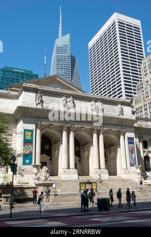 La succursale principale de la bibliothèque publique de New York est située sur la cinquième avenue à 42nd St., 2023, New York City, États-Unis Banque D'Images