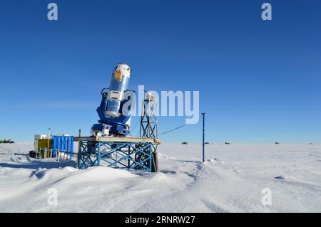 (171016) -- NANJING, 16 octobre 2017 () -- la photo prise le 30 décembre 2016 montre le télescope chinois AST3-2. Des scientifiques chinois ont annoncé lundi l'observation de la contrepartie optique des ondes gravitationnelles provenant de la fusion de deux étoiles binaires à neutrons à l'aide d'un télescope de levé en Antarctique. Les ondes gravitationnelles ont été découvertes pour la première fois par les détecteurs américains de l'interféromètre laser Gravitational-Wave Observatory (LIGO) le 17 août. Le télescope chinois a observé indépendamment les signaux optiques résultant de la fusion le lendemain, selon le Centre chinois d'astronomie antarctique. IT Banque D'Images