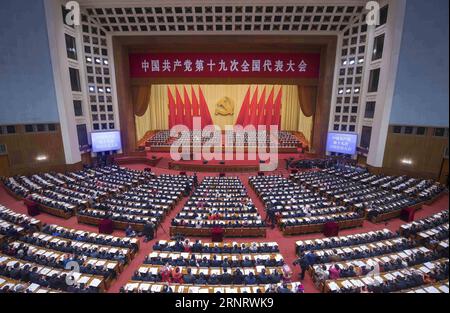 (171018) -- PÉKIN, le 18 octobre 2017 -- le Parti communiste chinois (PCC) ouvre le 19e Congrès national au Grand Hall du peuple à Pékin, capitale de la Chine, le 18 octobre 2017.) (Wyo) (CPC)CHINA-BEIJING-CPC NATIONAL CONGRESS-OPENING (CN) LixTao PUBLICATIONxNOTxINxCHN Banque D'Images