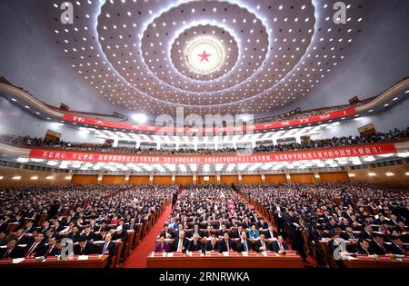 (171018) -- PÉKIN, le 18 octobre 2017 -- le Parti communiste chinois (PCC) ouvre le 19e Congrès national au Grand Hall du peuple à Pékin, capitale de la Chine, le 18 octobre 2017.) (Wyo) (CPC)CHINA-BEIJING-CPC NATIONAL CONGRESS-OPENING (CN) LanxHongguang PUBLICATIONxNOTxINxCHN Banque D'Images