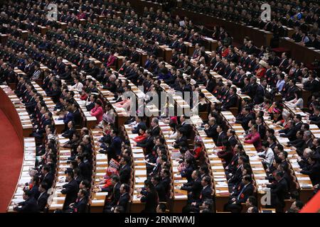 (171018) -- PÉKIN, le 18 octobre 2017 -- le Parti communiste chinois (PCC) ouvre le 19e Congrès national au Grand Hall du peuple à Pékin, capitale de la Chine, le 18 octobre 2017.) (Wyo) (CPC)CHINA-BEIJING-CPC NATIONAL CONGRESS-OPENING (CN) LiuxWeibing PUBLICATIONxNOTxINxCHN Banque D'Images