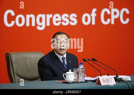 (171019) -- PÉKIN, 19 octobre 2017 -- Yang Xiaodu, secrétaire adjoint de la Commission centrale d'inspection de la discipline du Parti communiste chinois (PCC), prend la parole lors d'une conférence de presse organisée par le centre de presse du 19e Congrès national du PCC, à Pékin, capitale de la Chine, le 19 octobre 2017.) (WYO) (CPC)CONGRÈS NATIONAL CHINE-PÉKIN-CPC CONFÉRENCE DE PRESSE (CN) SHENXBOHAN PUBLICATIONXNOTXINXCHN Banque D'Images