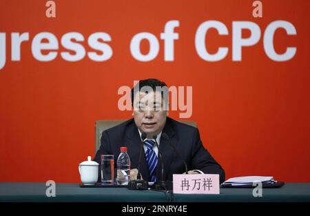 (171021) -- BEIJING, 21 octobre 2017 -- Ran Wanxiang, vice-ministre du Département du travail du Front Uni du Comité central du Parti communiste chinois (PCC), prend la parole lors d'une conférence de presse organisée par le centre de presse du 19e Congrès national du PCC à Pékin, capitale de la Chine, le 21 octobre 2017. La conférence de presse avait pour thème le travail de front uni et le travail externe du CPC. (RY) (CPC)CONGRÈS NATIONAL CHINE-PÉKIN-CPC CONFÉRENCE DE PRESSE (CN) SHENXBOHAN PUBLICATIONXNOTXINXCHN Banque D'Images