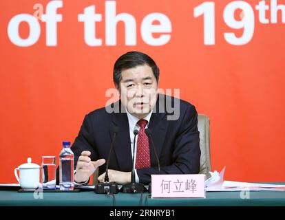 (171021) -- BEIJING, 21 octobre 2017 -- He Lifeng, directeur de la Commission nationale chinoise pour le développement et la réforme, prend la parole lors d une conférence de presse organisée par le centre de presse du 19e Congrès national du Parti communiste chinois (PCC) à Beijing, capitale de la Chine, le 21 octobre 2017. La conférence de presse avait pour thème la promotion d'un développement stable, sain et durable de l'économie chinoise. (RY) (CPC)CONGRÈS NATIONAL CHINE-PÉKIN-CPC CONFÉRENCE DE PRESSE (CN) ZHANGXYUWEI PUBLICATIONXNOTXINXCHN Banque D'Images