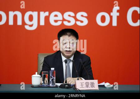 (171022) -- BEIJING, 22 octobre 2017 -- Wang Menghui, ministre chinois du logement et du développement urbain et rural, prend la parole lors d'une conférence de presse organisée par le centre de presse du 19e Congrès national du Parti communiste chinois (PCC) à Beijing, capitale de la Chine, le 22 octobre 2017. La conférence de presse avait pour thème la sécurisation et l amélioration des moyens de subsistance des personnes. ) (RY) (CPC)CONGRÈS NATIONAL CHINE-PÉKIN-CPC CONFÉRENCE DE PRESSE (CN) SHENXBOHAN PUBLICATIONXNOTXINXCHN Banque D'Images