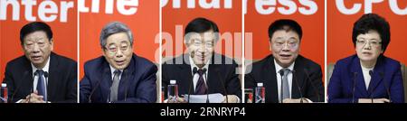 (171022) -- PÉKIN, le 22 octobre 2017 -- le centre de presse du 19e Congrès national du Parti communiste chinois (PCC) tient une conférence de presse sur la sécurisation et l'amélioration des moyens de subsistance de la population, à Pékin, capitale de la Chine, le 22 octobre 2017. Photo combinée montrant le ministre chinois de l'éducation Chen Baosheng (2e L), le ministre des Affaires civiles Huang Shuxian (C), le ministre des Ressources humaines et de la sécurité sociale Yin Weimin (1e L), le ministre du logement et du développement urbain et rural Wang Menghui (2e R), et le ministre de la Santé nationale et de la Commission de planification familiale Li Bin répondant aux questions lors de la conférence de presse Banque D'Images