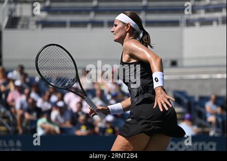 New York, États-Unis. 02 septembre 2023. Greet Minnen de Belgique joue contre Daria Kasatkina dans le Single Round 3 féminin lors du tournoi de tennis US Open 2023 au USTA Billie Jean King National tennis Center, Flushing Corona Park, New York, NY, le 2 septembre, 2023. (photo Anthony Behar/Sipa USA) crédit : SIPA USA/Alamy Live News Banque D'Images