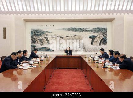 (171028) -- BEIJING, 28 octobre 2017 -- Zhang Dejiang, président du Comité permanent du Congrès national du peuple (CNP), préside la réunion du Groupe des principaux membres du Parti du 12e Comité permanent du CNP pour comprendre la signification du 19e Congrès national du Parti communiste chinois (PCC), à Beijing, Chine, le 26 octobre 2017. ) (Zhs) CHINE-BEIJING-NPC-ZHANG DEJIANG-STUDY-MEETING (CN) LiuxWeibing PUBLICATIONxNOTxINxCHN Banque D'Images