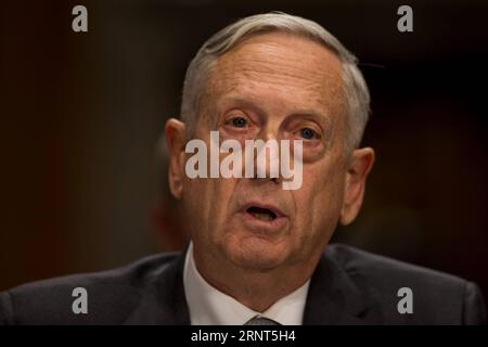 (171031) -- WASHINGTON, le 31 octobre 2017 -- le secrétaire américain à la Défense Jim Mattis témoigne devant la commission des relations étrangères du Sénat au sujet des autorisations d'utilisation de la force militaire sur la colline du Capitole à Washington D.C., aux États-Unis, le 30 octobre 2017. )(psw) U.S.-WASHINGTON D.C.-TILLERSON-MATTIS-HEARING TingxShen PUBLICATIONxNOTxINxCHN Banque D'Images