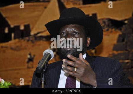 (171102) -- KHARTOUM, 2 novembre 2017 -- le président sud-soudanais Salva Kiir Mayardit s'adresse à une conférence de presse à Khartoum, capitale du Soudan, le 2 novembre 2017. Le président sud-soudanais Salva Kiir Mayardit a nié jeudi toute accusation contre son pays de soutien aux groupes armés au Soudan. SOUDAN-KHARTOUM-SOUDAN DU SUD-SOUDAN S OPPOSITION ARMÉE-SOUTIEN-REFUS MOHAMEDXKHIDIR PUBLICATIONXNOTXINXCHN Banque D'Images