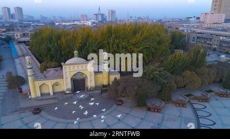 (171109) -- KASHGAR, 9 novembre 2017 -- une photo aérienne prise le 7 novembre 2017 montre le paysage de Kashgar, dans la région autonome ouïgoure du Xinjiang du nord-ouest de la Chine. (Ry) CHINA-XINJIANG-KASHGAR-SCENERY (CN) ShenxBohan PUBLICATIONxNOTxINxCHN Banque D'Images