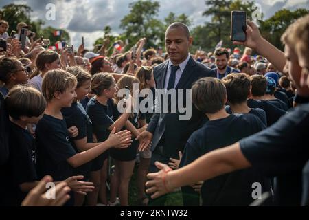 Le centre français Gael Fickou arrive pour une cérémonie d'accueil de l'équipe au Parc du Bois-Preau à Rueil-Malamaison, près de Paris, le 2 septembre 2023, avant la coupe du monde de Rugby 2023 France.photo Eliot Blondet/ABACAPRESS.COM crédit : Abaca Press/Alamy Live News Banque D'Images