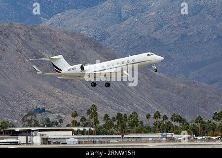 Palm Springs, Californie, États-Unis. 31 janvier 2015. Un Cessna Citation 680a Latitude exploité par NetJets au départ de Palm Springs en Californie. (Image de crédit : © Ian L. Sitren/ZUMA Press Wire) USAGE ÉDITORIAL SEULEMENT! Non destiné à UN USAGE commercial ! Banque D'Images