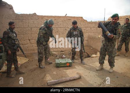 (171214) -- NANGARHAR, 14 décembre 2017 -- des soldats de l'armée afghane prennent part à une opération militaire contre l'État islamique dans le district de Khogyani de la province de Nangarhar, Afghanistan, 14 décembre 2017. Au moins trois militants du groupe terroriste État islamique (EI) ont été tués et sept autres blessés au cours d une opération dans la province orientale de Nangarhar en Afghanistan, ont déclaré jeudi les autorités. (Whw) AFGHANISTAN-NANGARHAR-OPÉRATION MILITAIRE-IS RahmanxSafi PUBLICATIONxNOTxINxCHN Banque D'Images