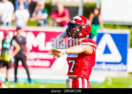 Erima GFL / Ligue allemande de football, jeu : Schwäbisch Hall Unicorns - Marburg mercenaires dans l'Optima Sportpark à Schwaebisch Hall Allemagne sur 02. 09. 2023, QB # 17 Elliot Bodman/Marburg Mercenaries. Crédit : Frank Baumert/Alamy Live News Banque D'Images