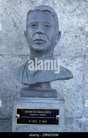 Corcovado, Rio de Janeiro : buste de Heitor da Silva Costa, ingénieur civil brésilien, concepteur et constructeur du monument du Christ Rédempteur Banque D'Images