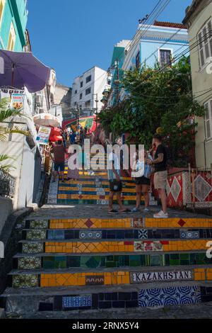 Rio de Janeiro, Brésil : vue de l'Escadaria Selaron, une étape mondialement connue dans le quartier de Lapa, travail libre et public de l'artiste chilien Jorge Selaron Banque D'Images