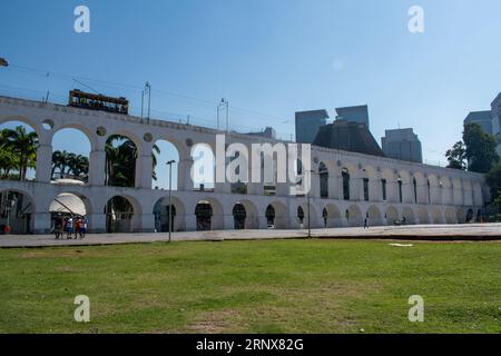 train, rue, célèbre, emblématique, attractions touristiques, centre-ville, arches lapa, vie quotidienne, vue, voyage, tourisme, urbain, transport, tram, transport, Banque D'Images